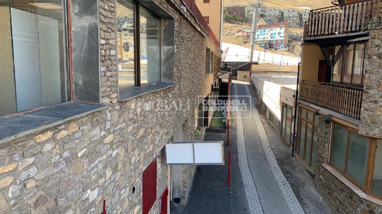 till salu lokal El Pas De La Casa Encamp 2
