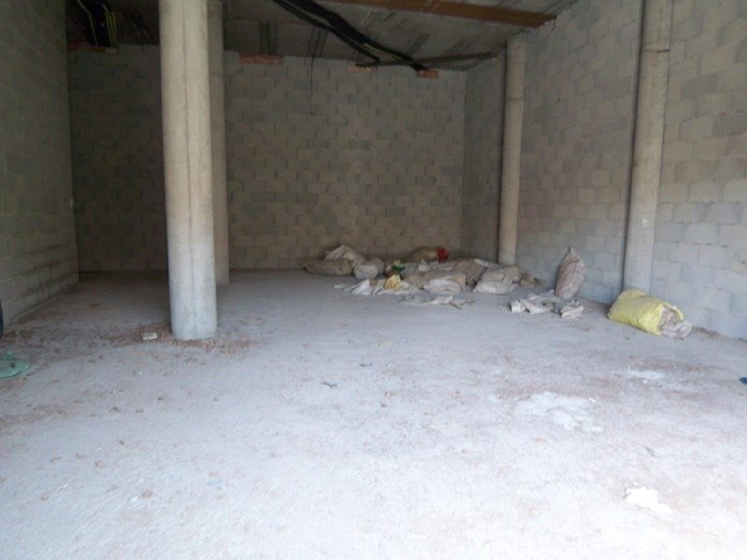  till salu lokal El Puntal Urbanización Valle De Lecrín 8