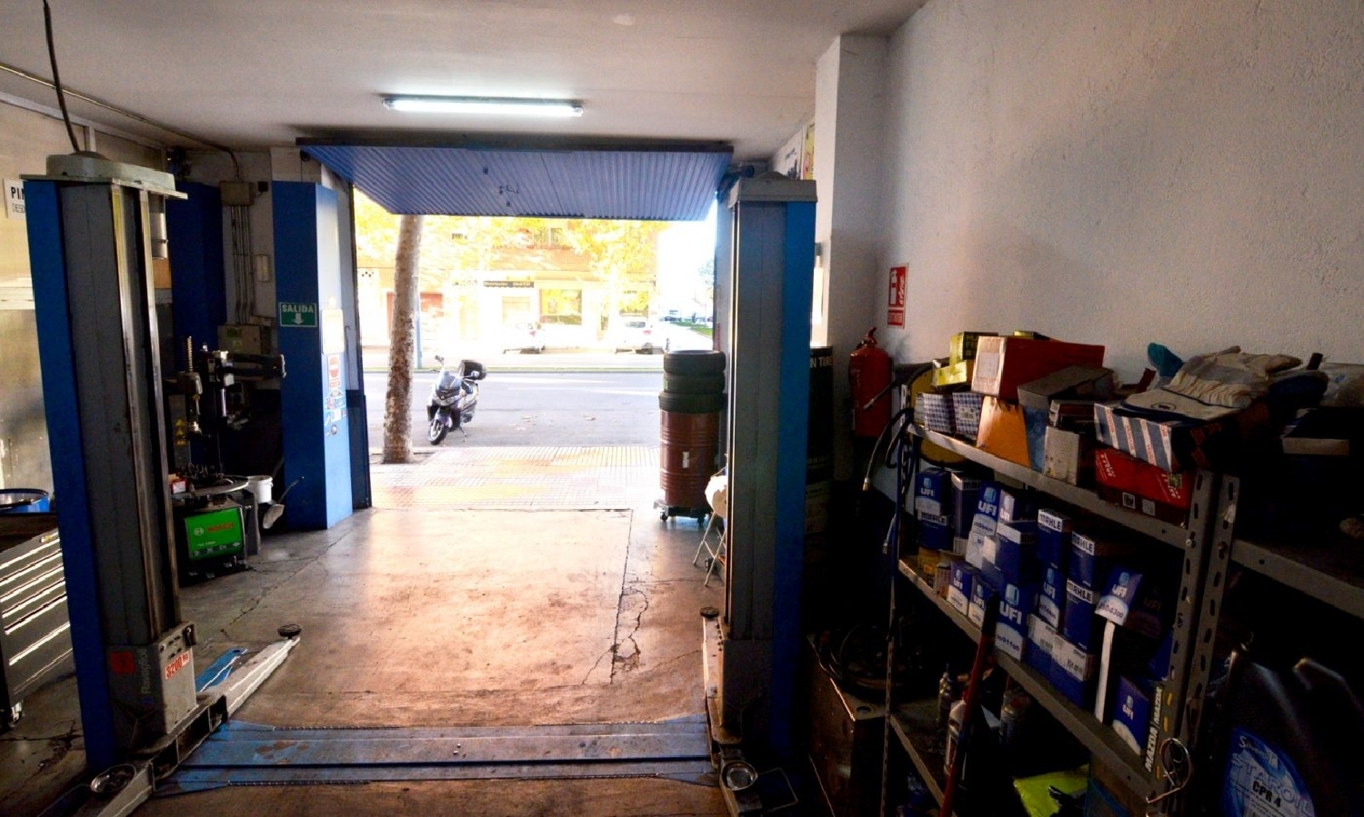  till salu lokal El Soto Campo De Salamanca 4