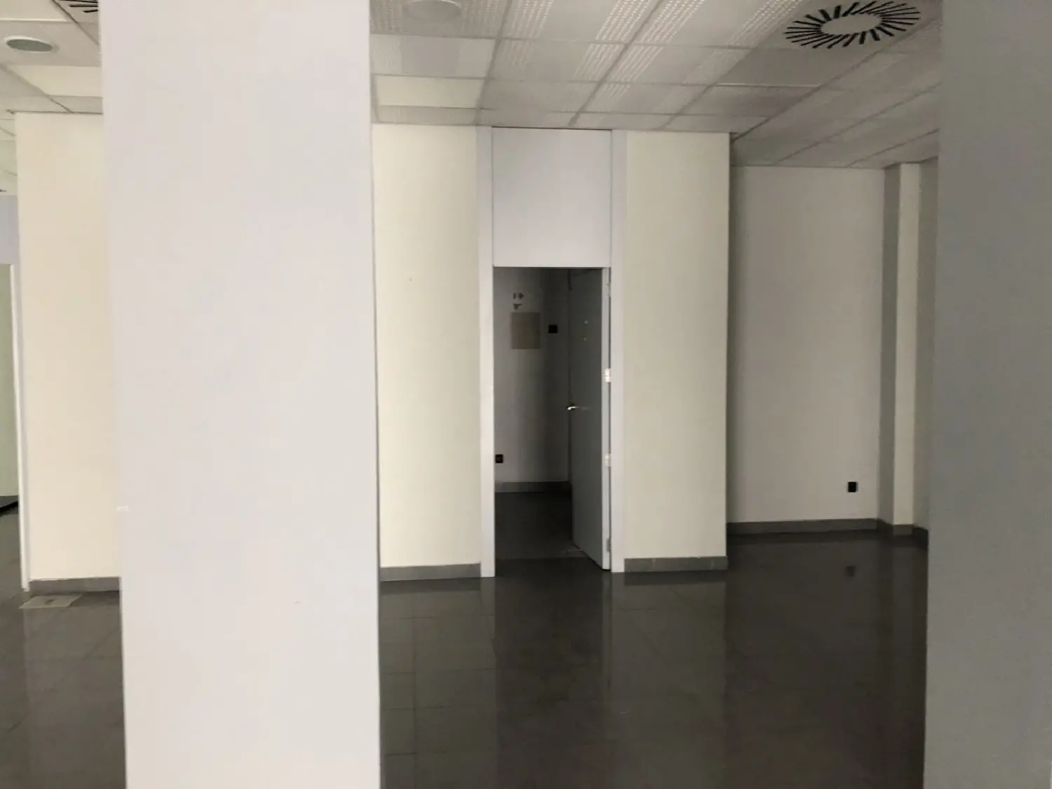  till salu lokal Elda Vinalopó Mitjà 1
