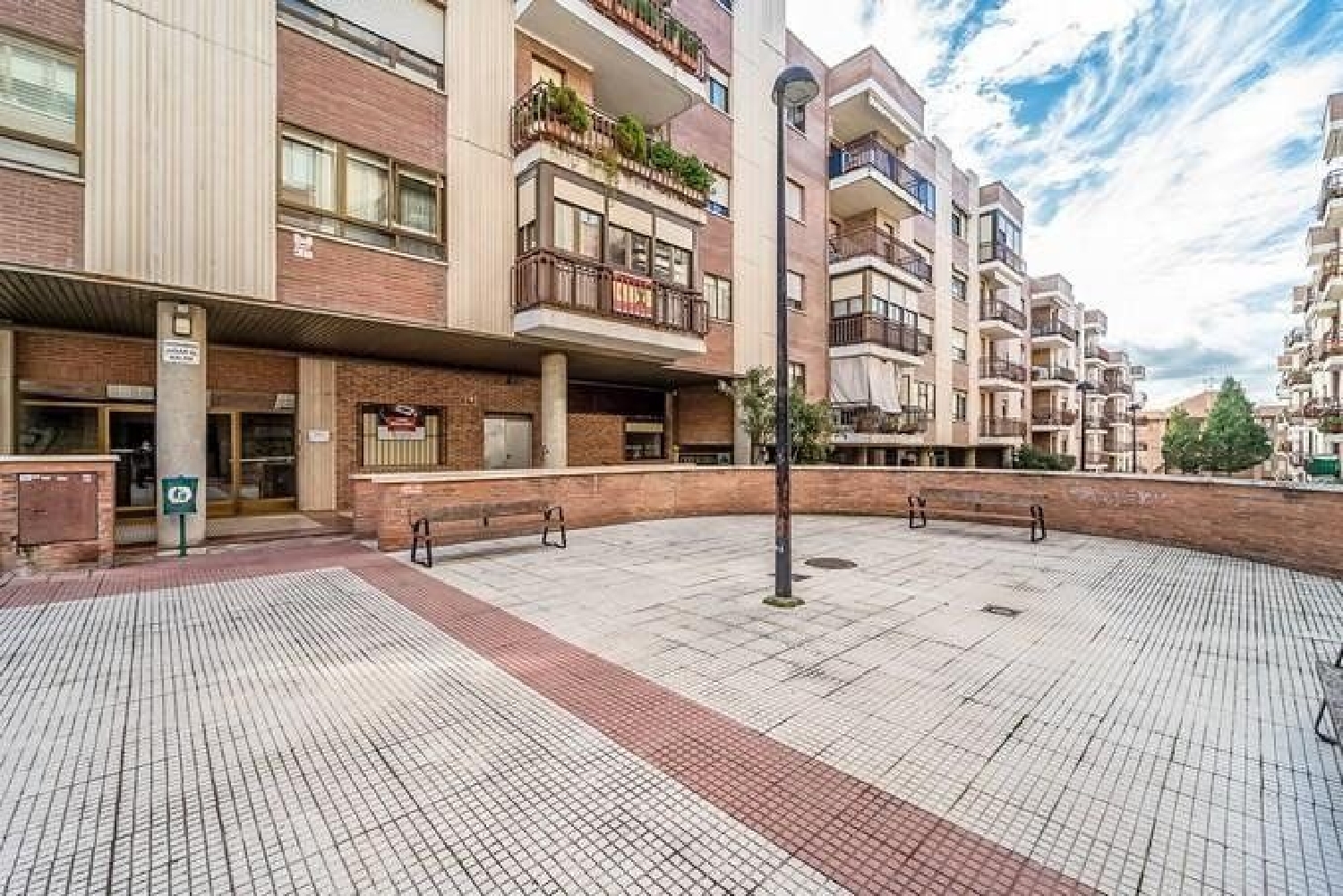  till salu lokal Estación-Manantiales Campiña 1