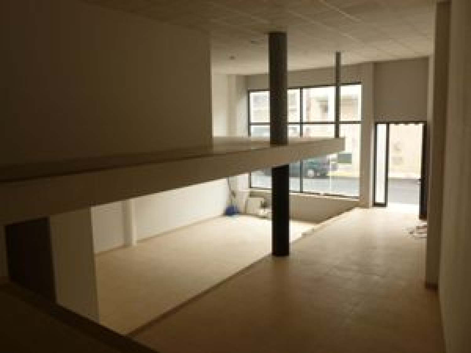 till salu lokal Eucaliptus Montsià 2