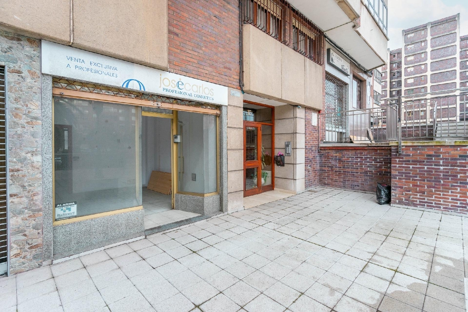 till salu lokal Grandiella Avilés 3