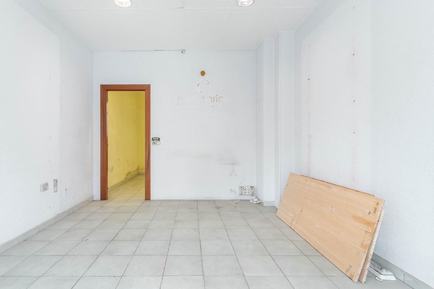  till salu lokal Grandiella Avilés 8