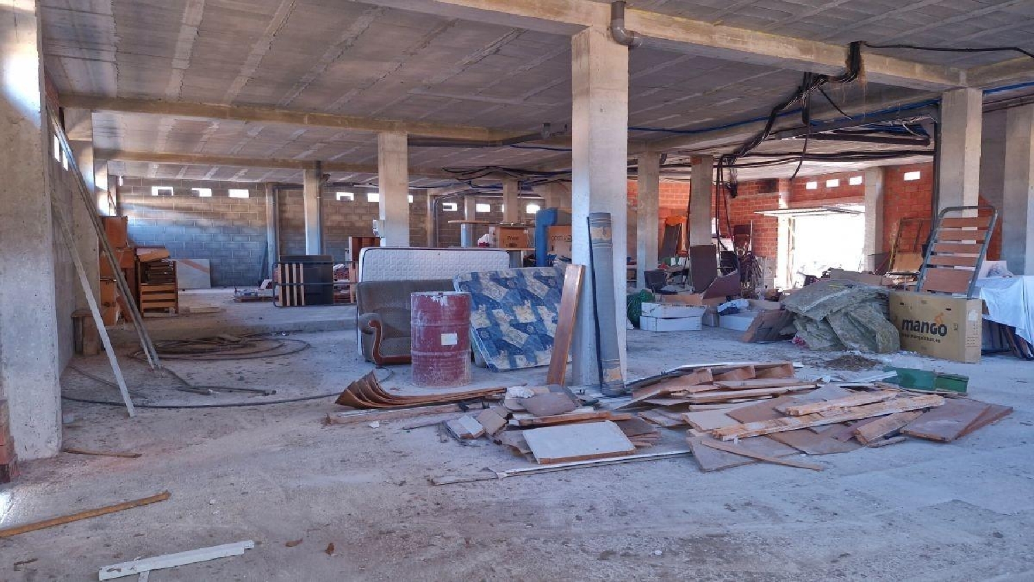  till salu lokal Jaín Besaya 8