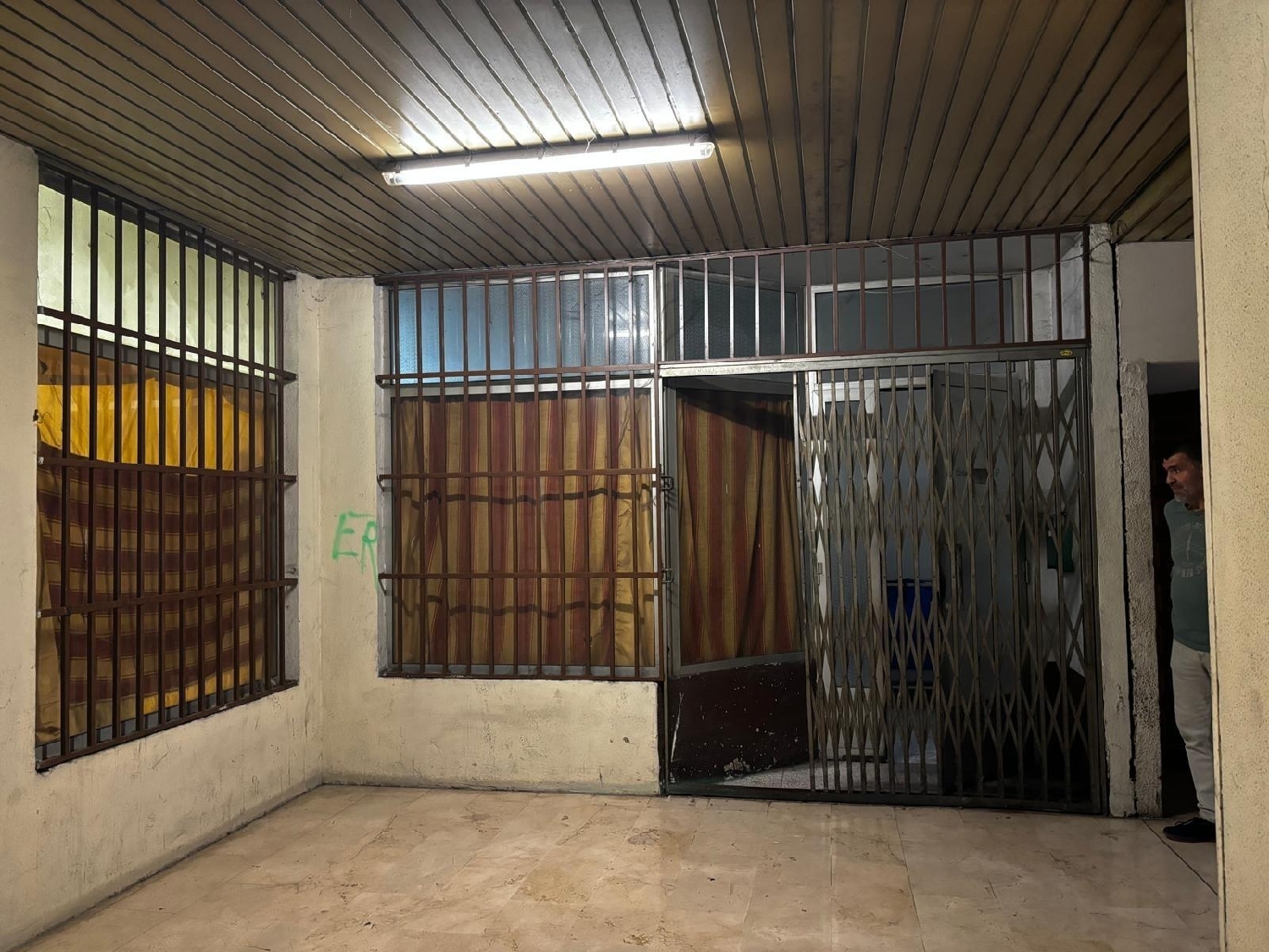  till salu lokal La Almozara D.C. Zaragoza 1