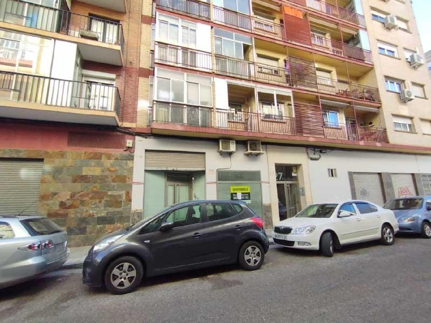  till salu lokal La Almozara D.C. Zaragoza 1