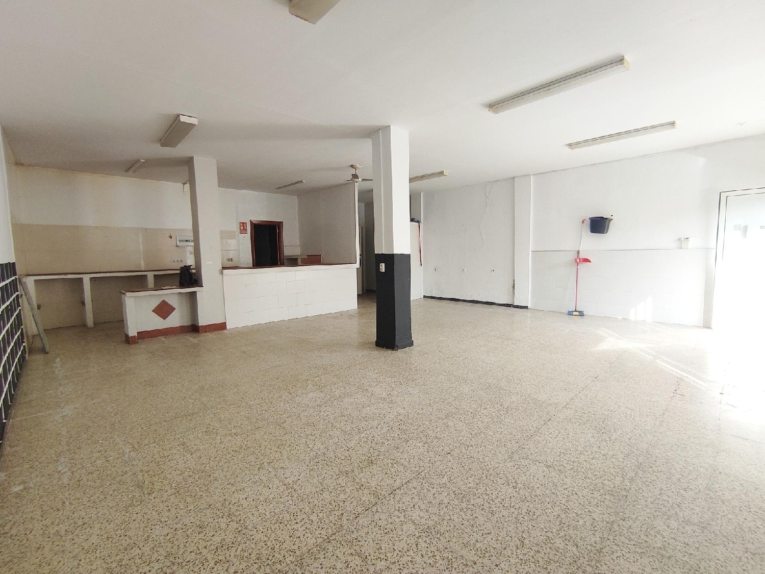 till salu lokal La Atunara Campo De Gibraltar 2