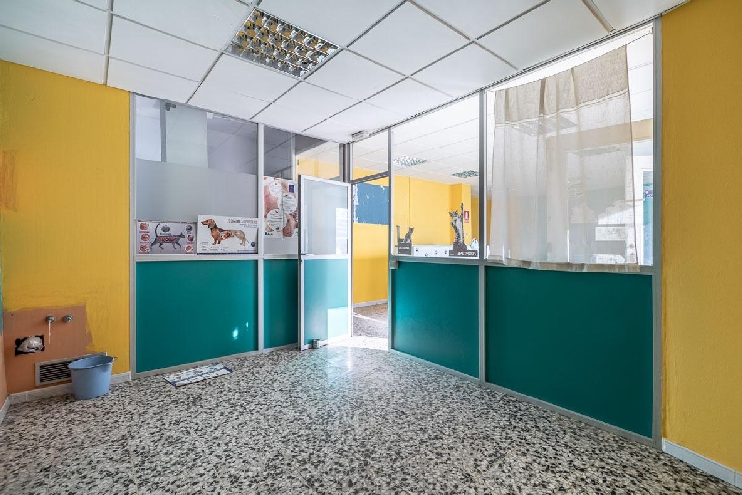  till salu lokal La Bobadilla Loja 6