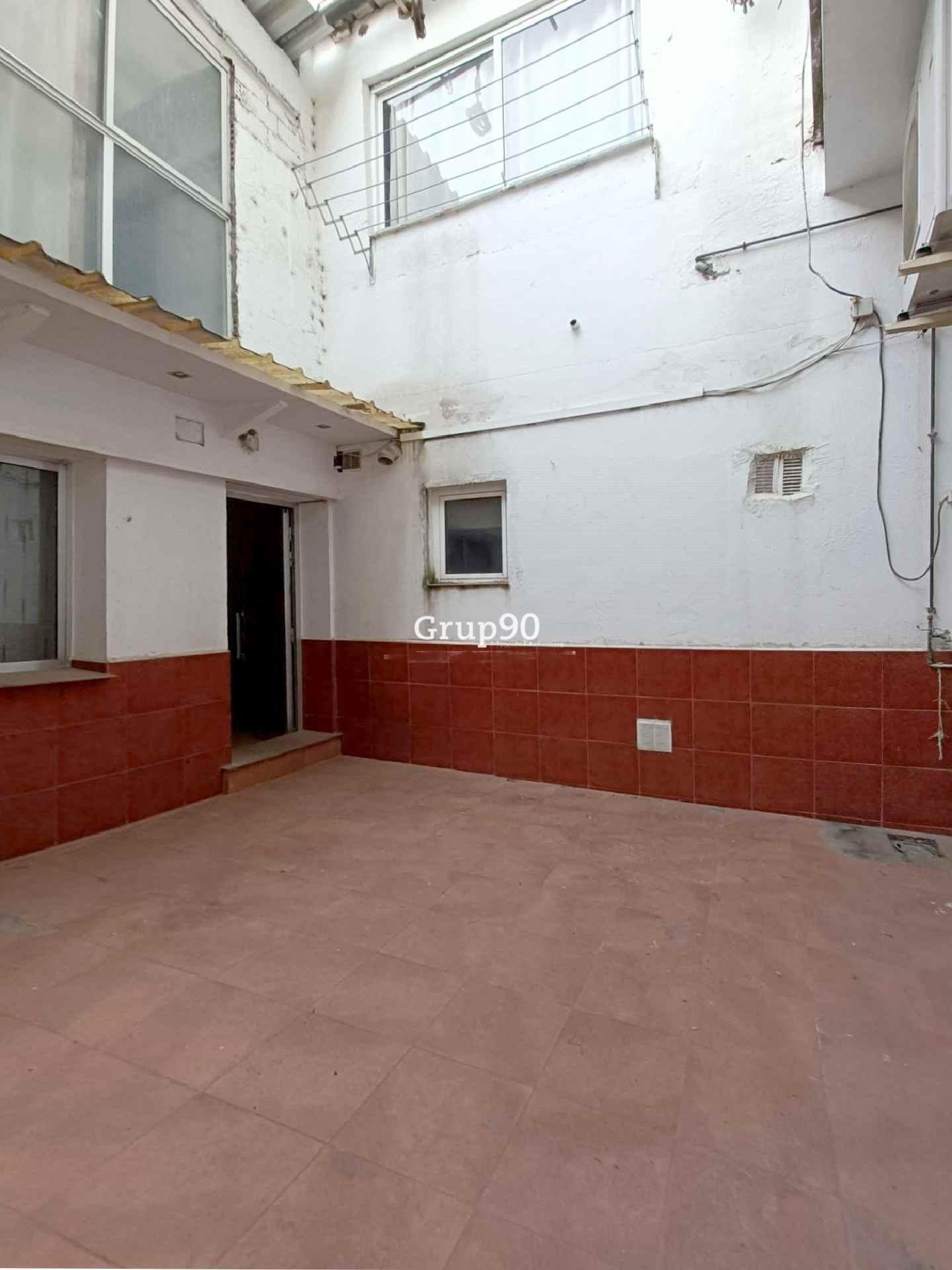 till salu lokal La Bordeta Segrià 4