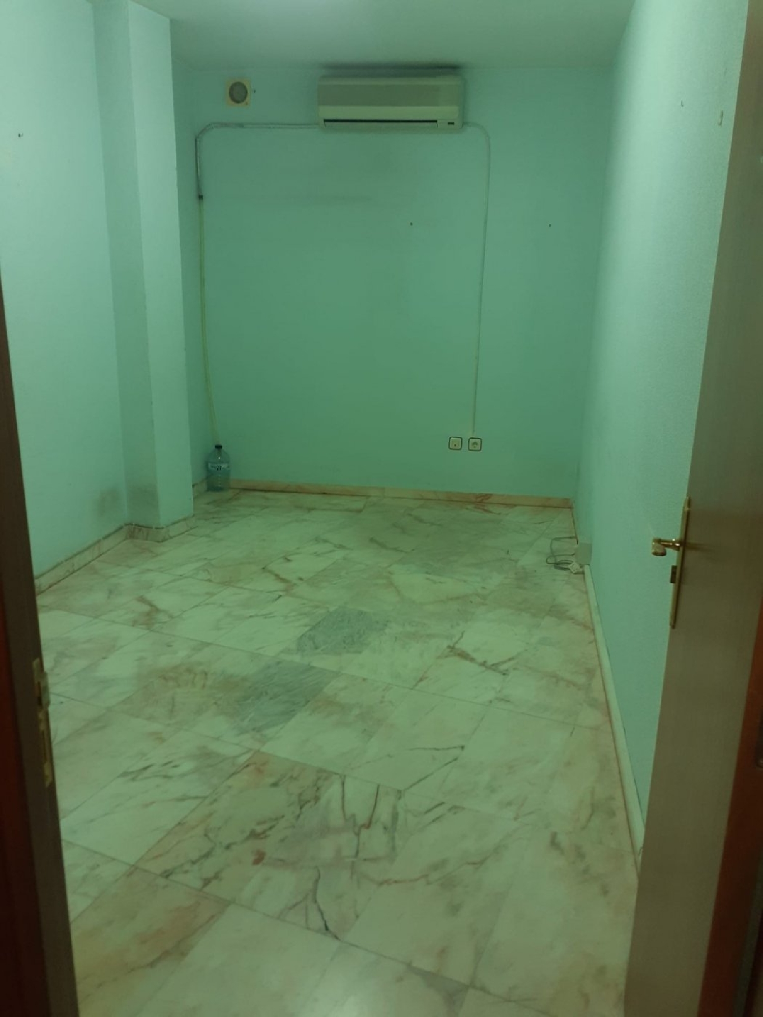  till salu lokal La Corchuela Badajoz 7