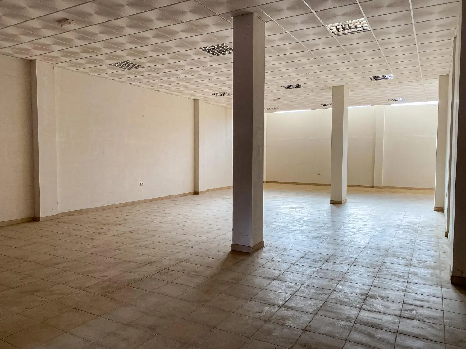  till salu lokal La Parra Vega Alta Del Segura 1