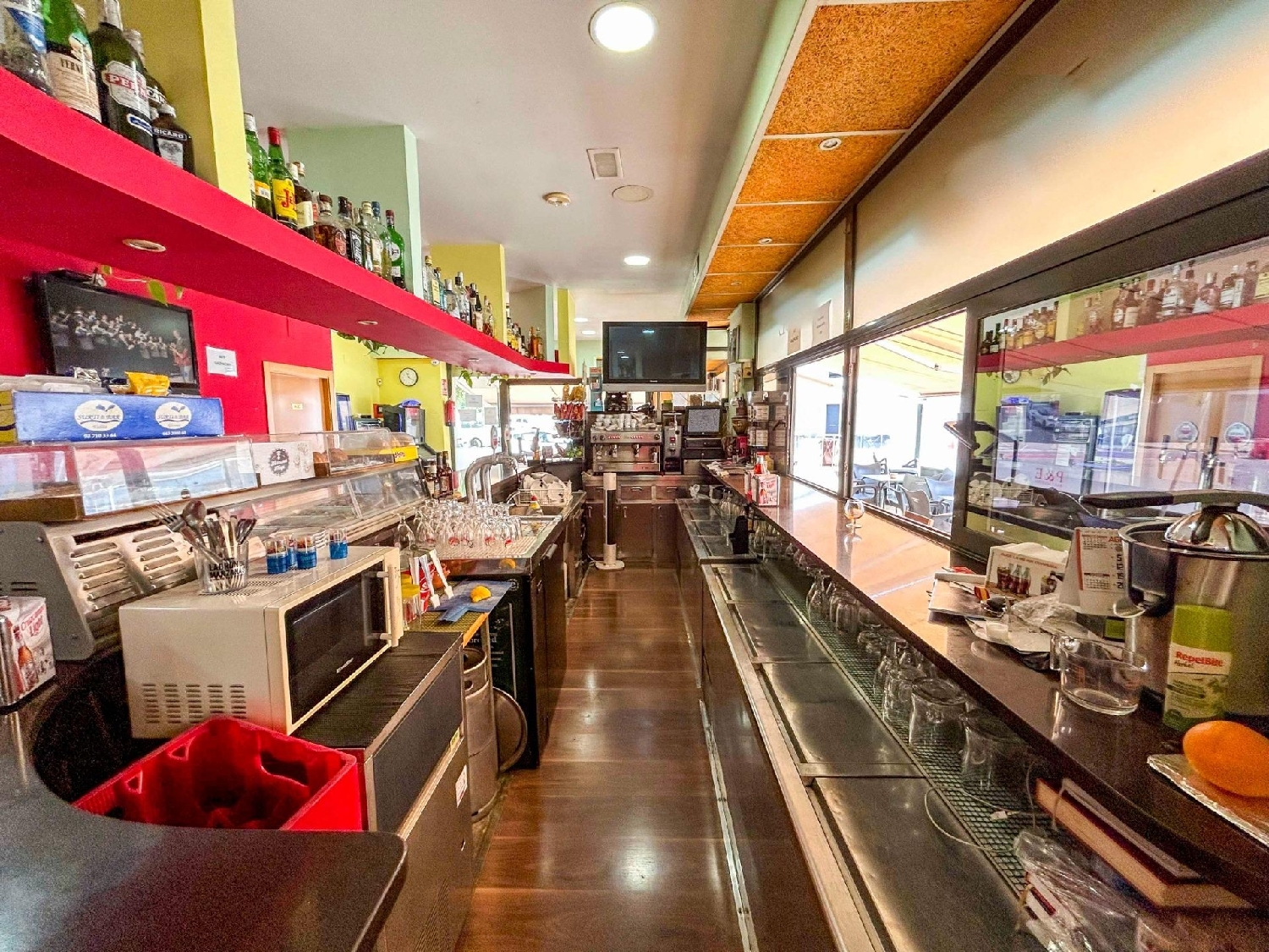  till salu lokal La Riviera Selva 8