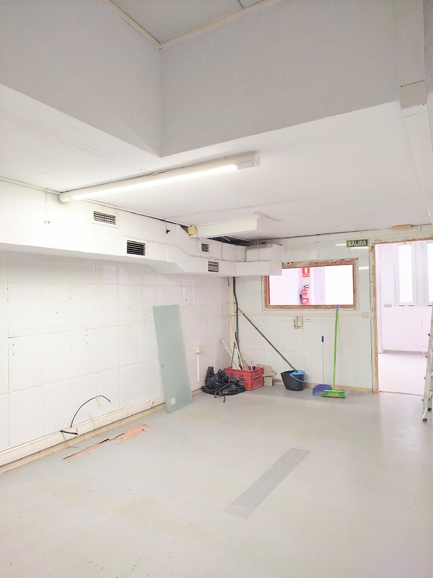  till salu lokal La Saida Tormos Valencia 8