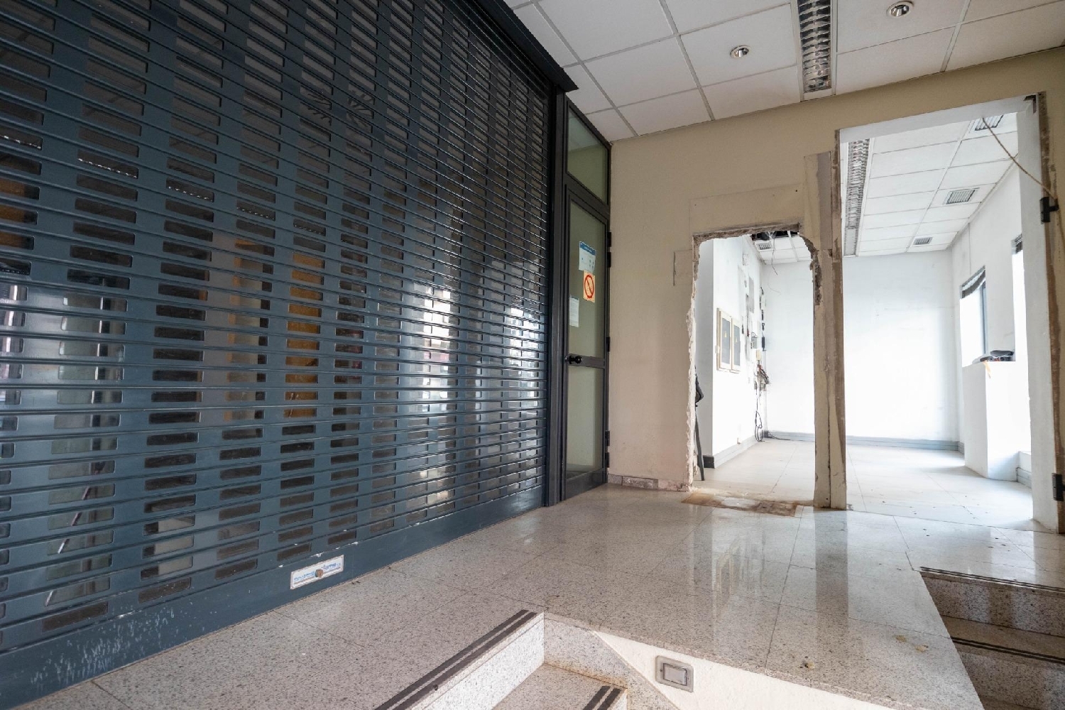  till salu lokal La Salle Zona Metropolitana 4