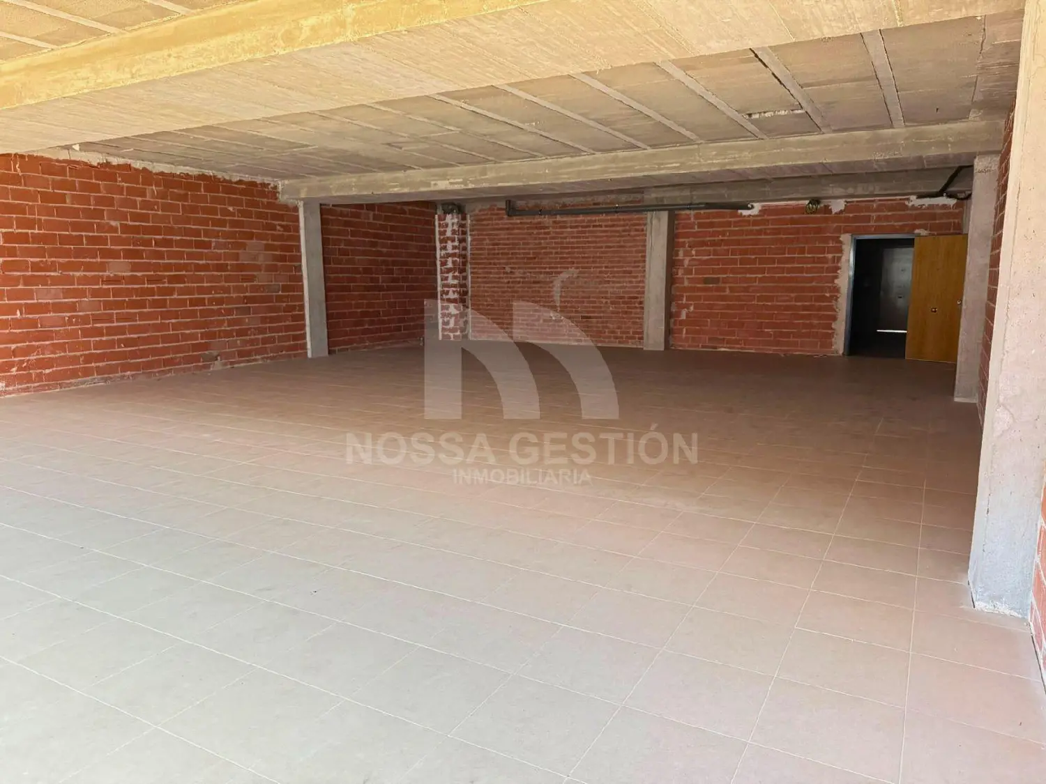  till salu lokal La Torre Plana Baixa 4