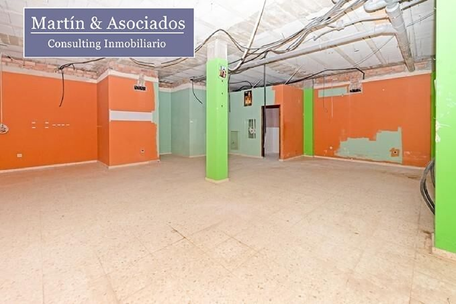 en venta local Don Pablo Bajo Guadalquivir 3
