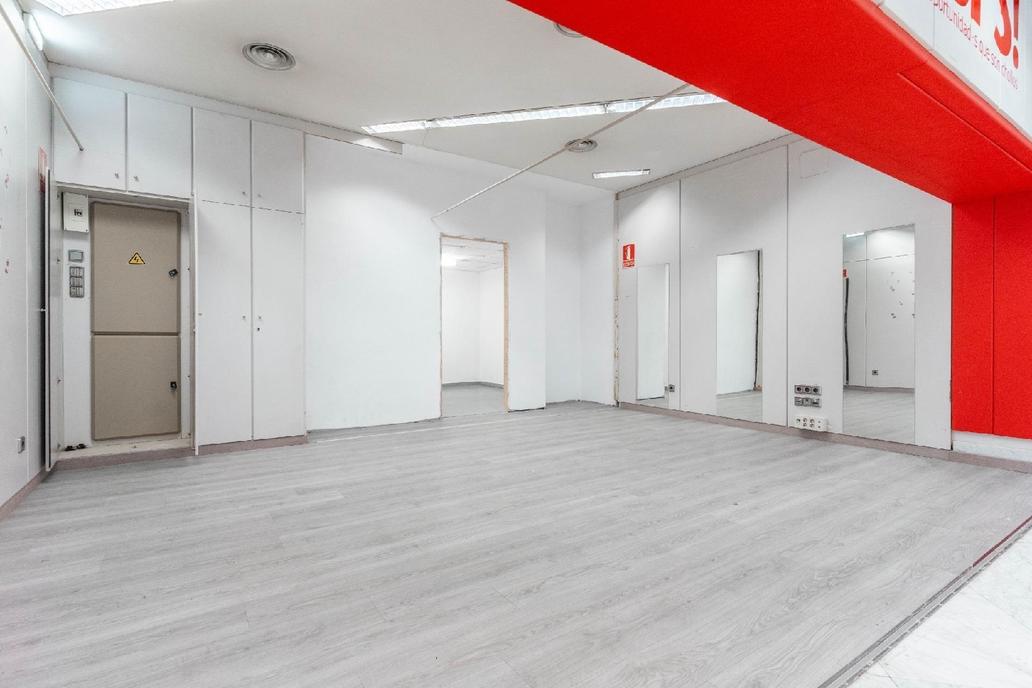  till salu lokal Corredoria Oviedo 7