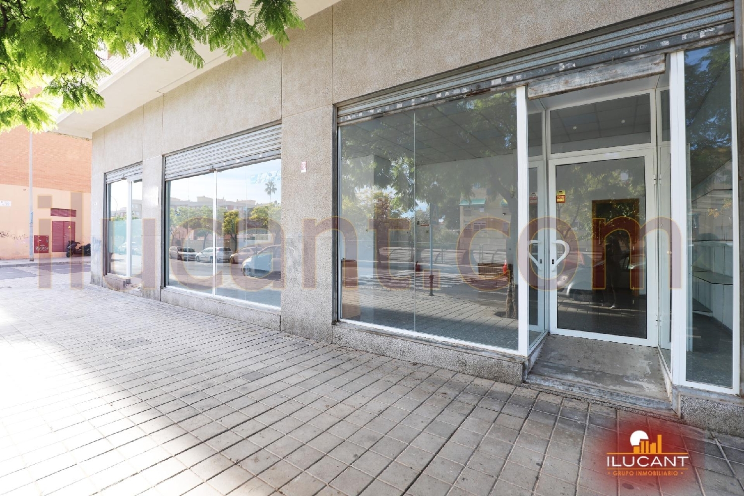  till salu lokal Pla De La Cova Alacantí 8