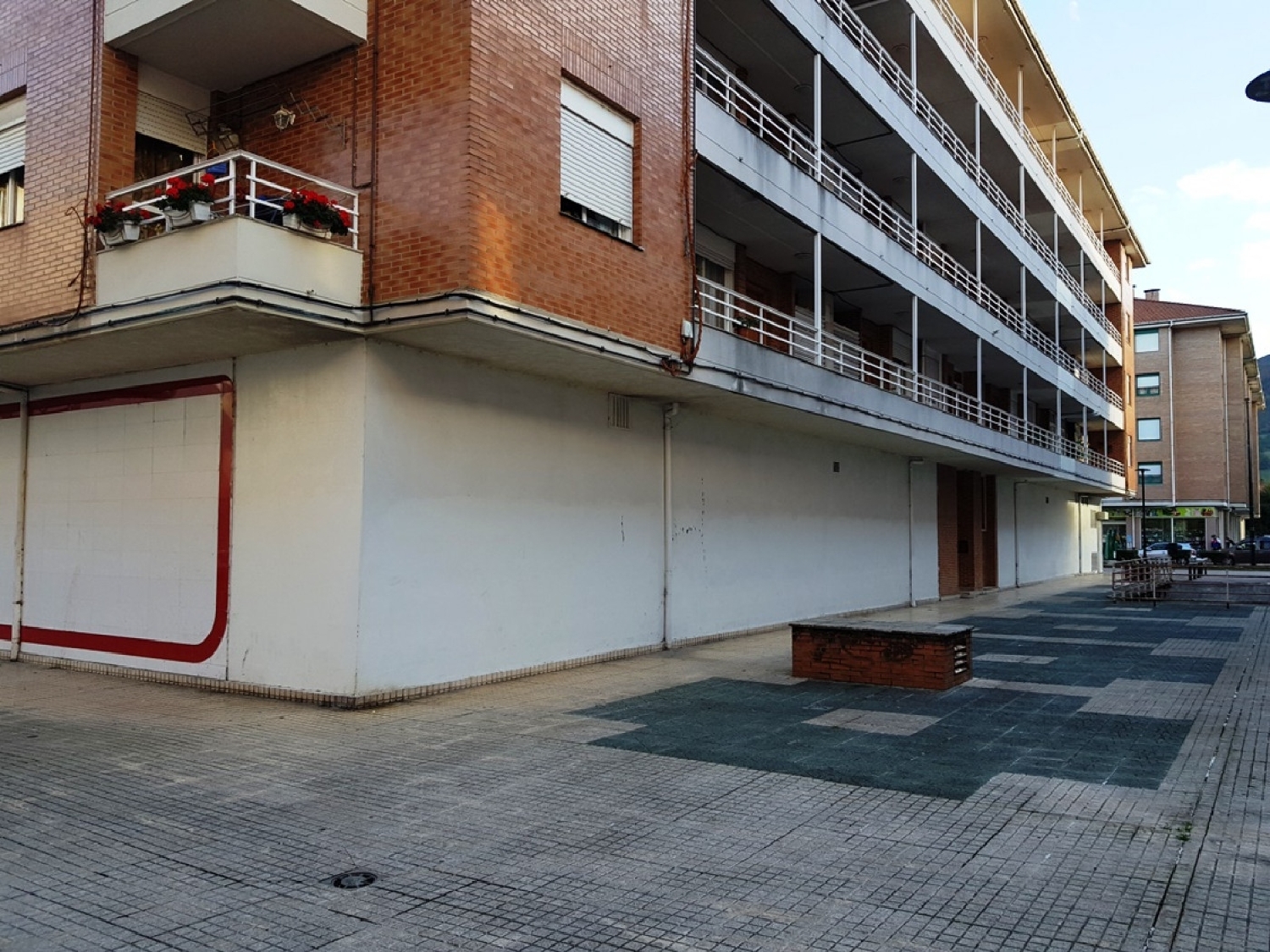 till salu lokal Los Corrales De Buelna Besaya 2