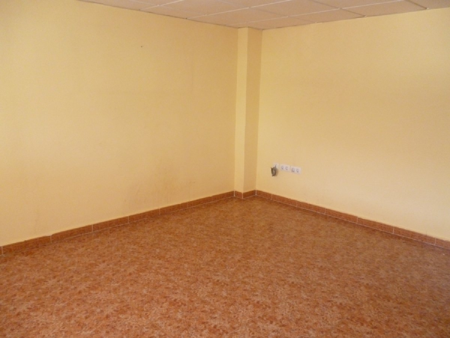 till salu lokal Los Fresnos Badajoz 3