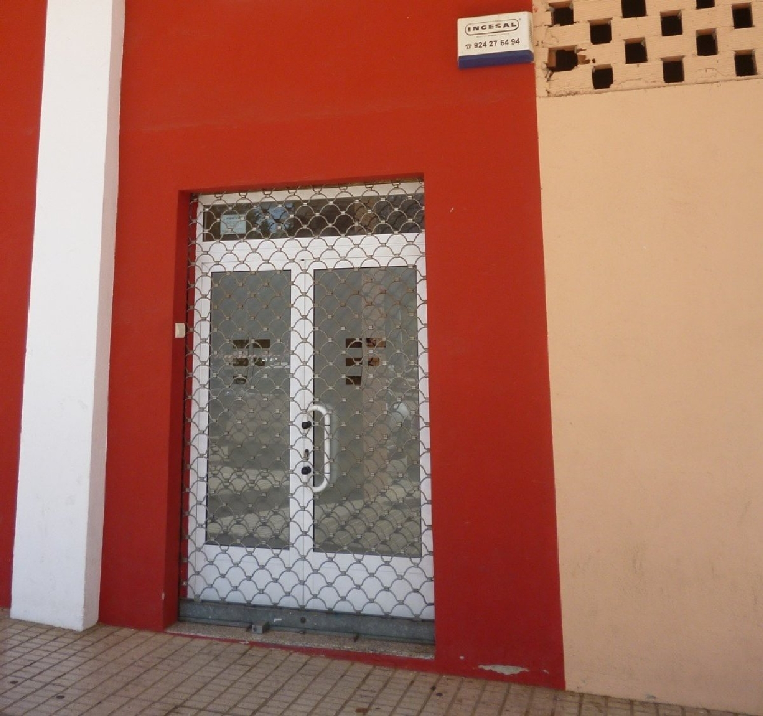  till salu lokal Los Fresnos Badajoz 1