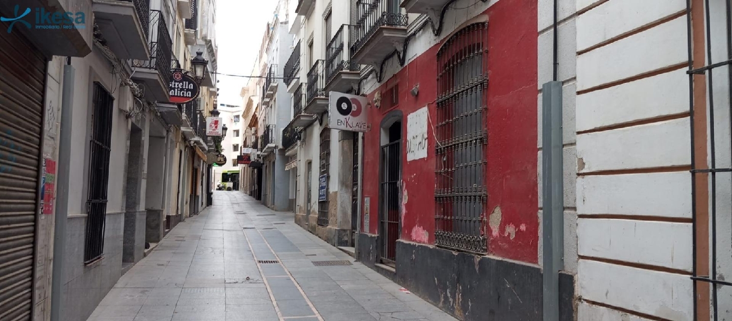 till salu lokal Los Pinares Badajoz 2