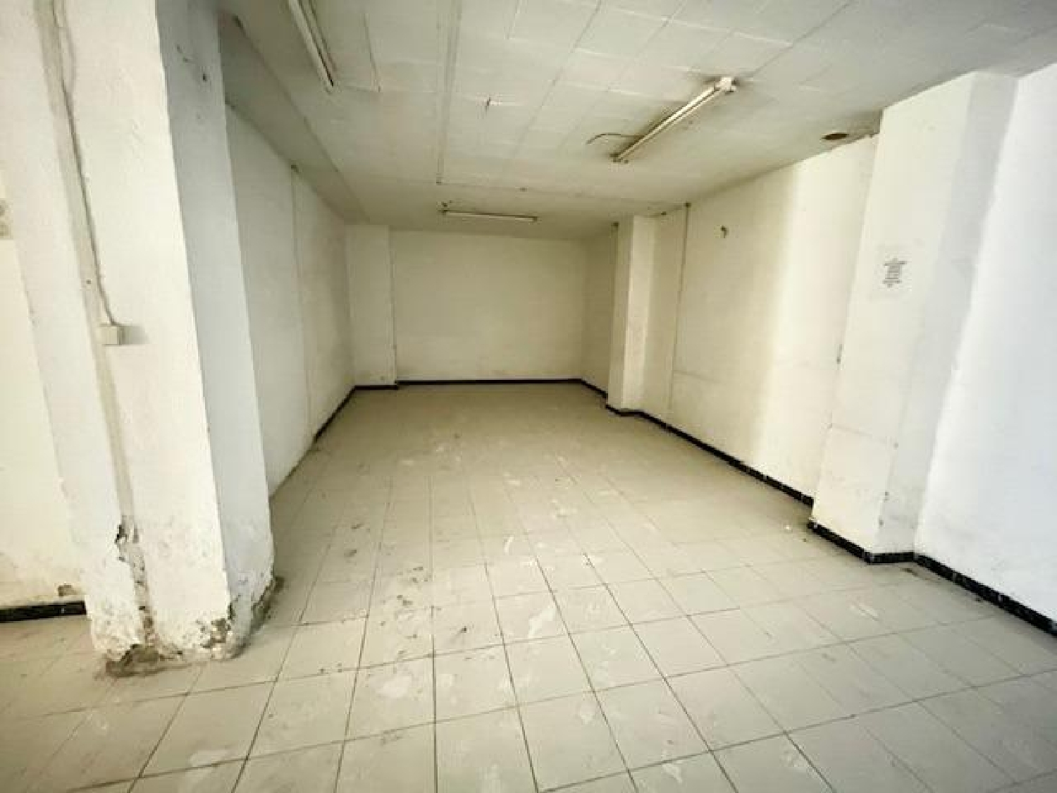  till salu lokal Los Remedios Metropolitana De Sevilla 1