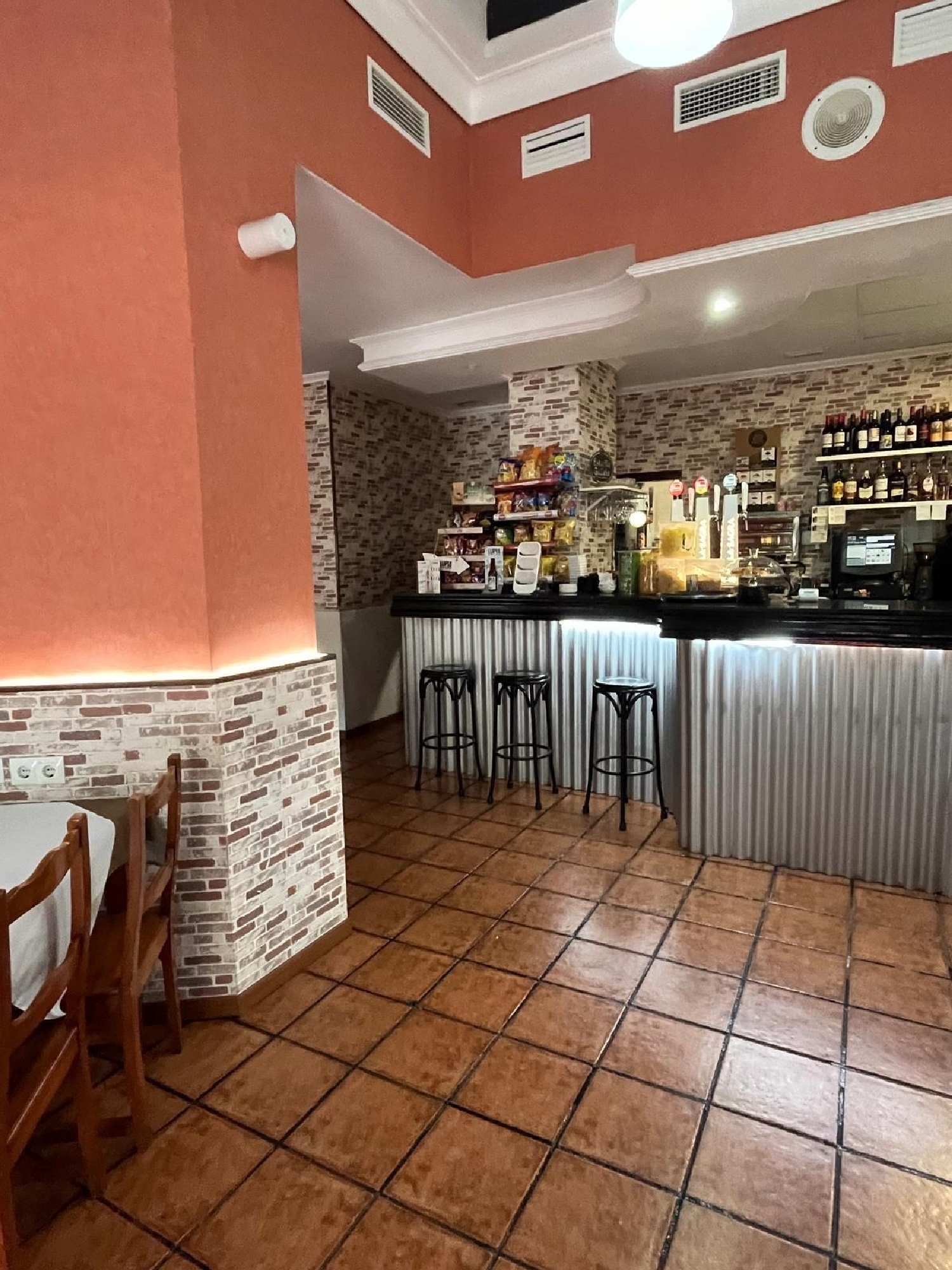till salu lokal Mercado Alacantí 3