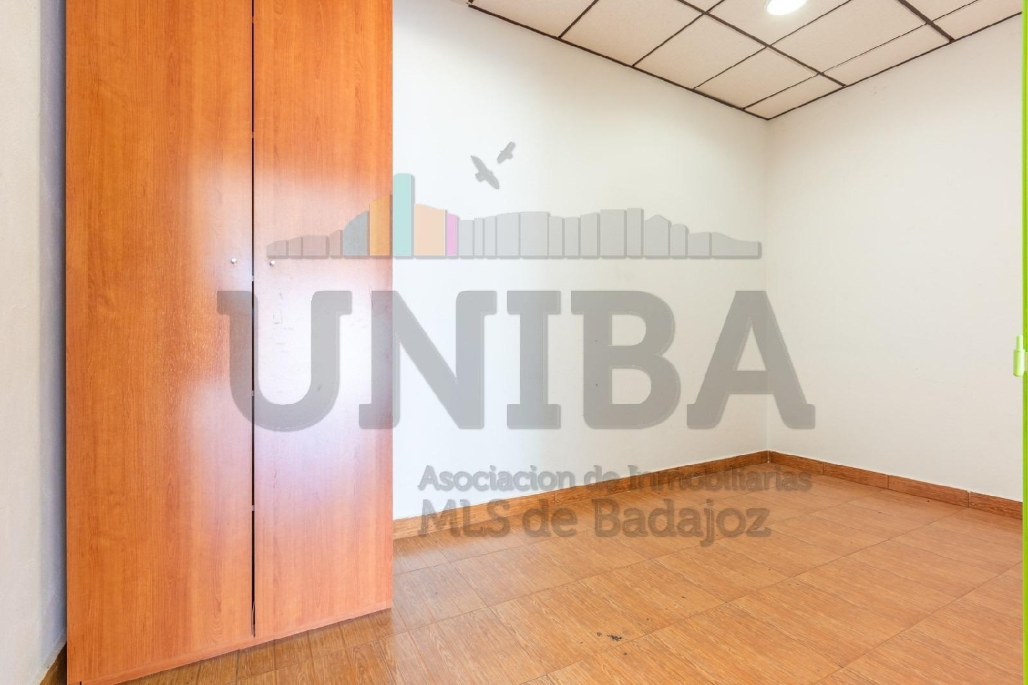  till salu lokal Montijo Merida 7