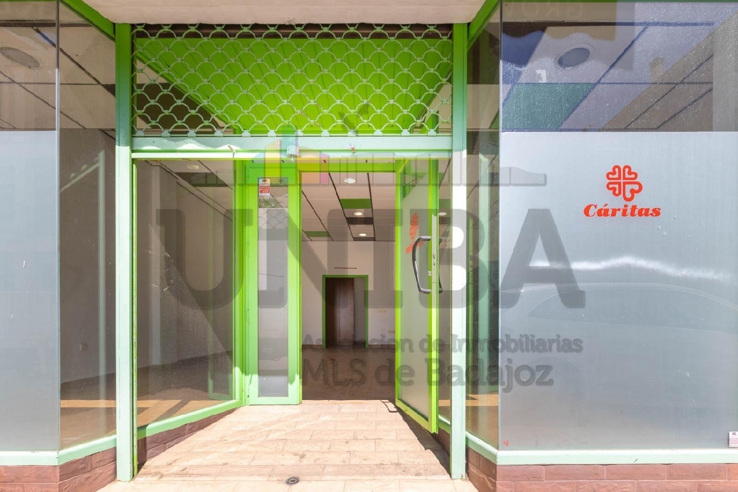  till salu lokal Montijo Merida 2