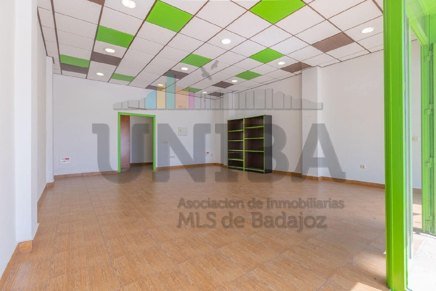  till salu lokal Montijo Merida 3