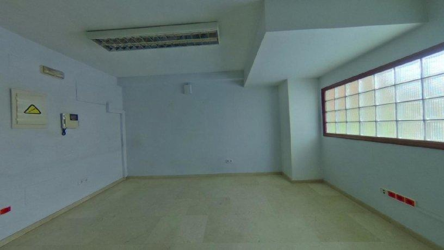 till salu lokal O Carme Vigo 3