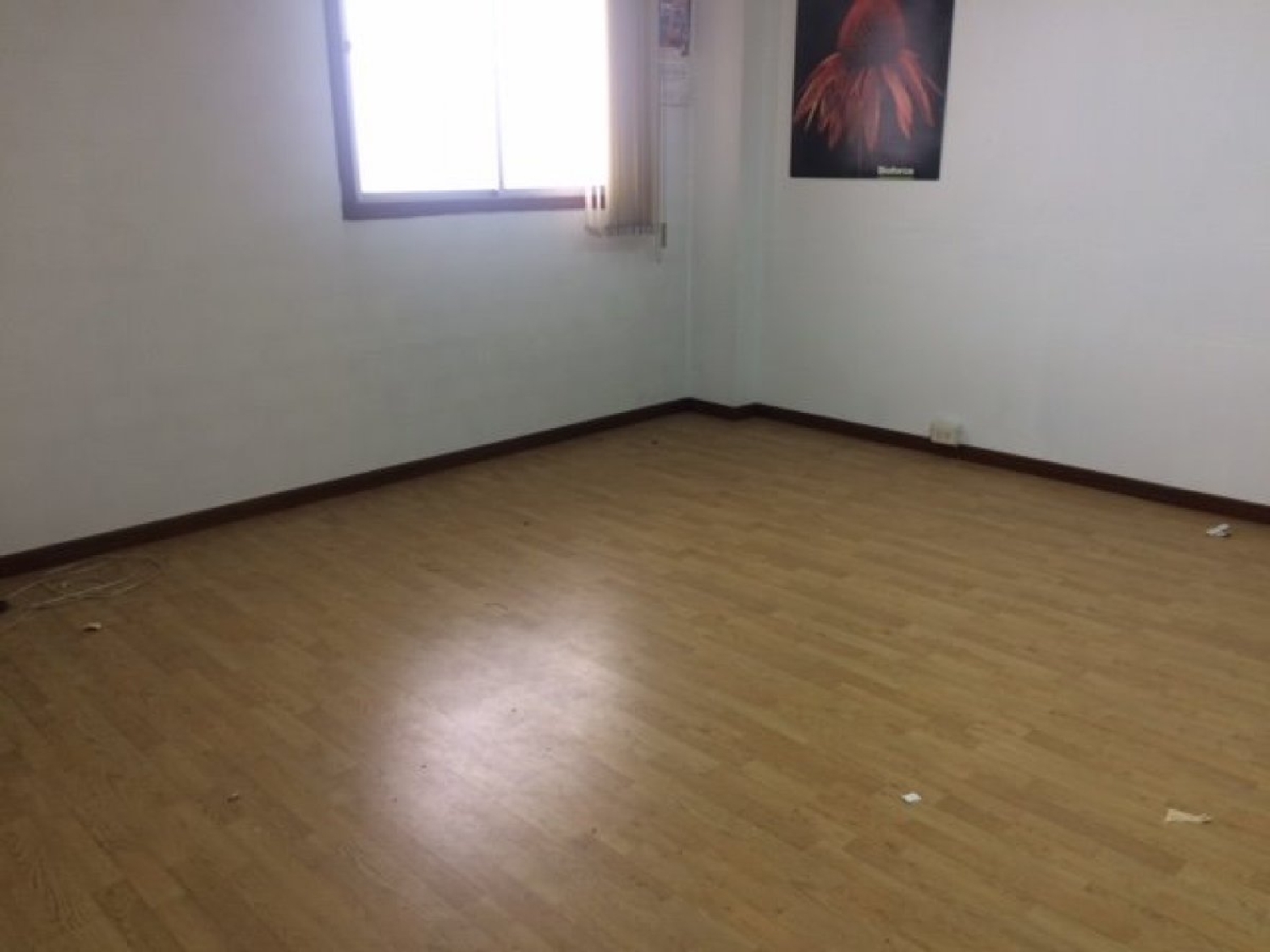 till salu lokal O Castro Vigo 3