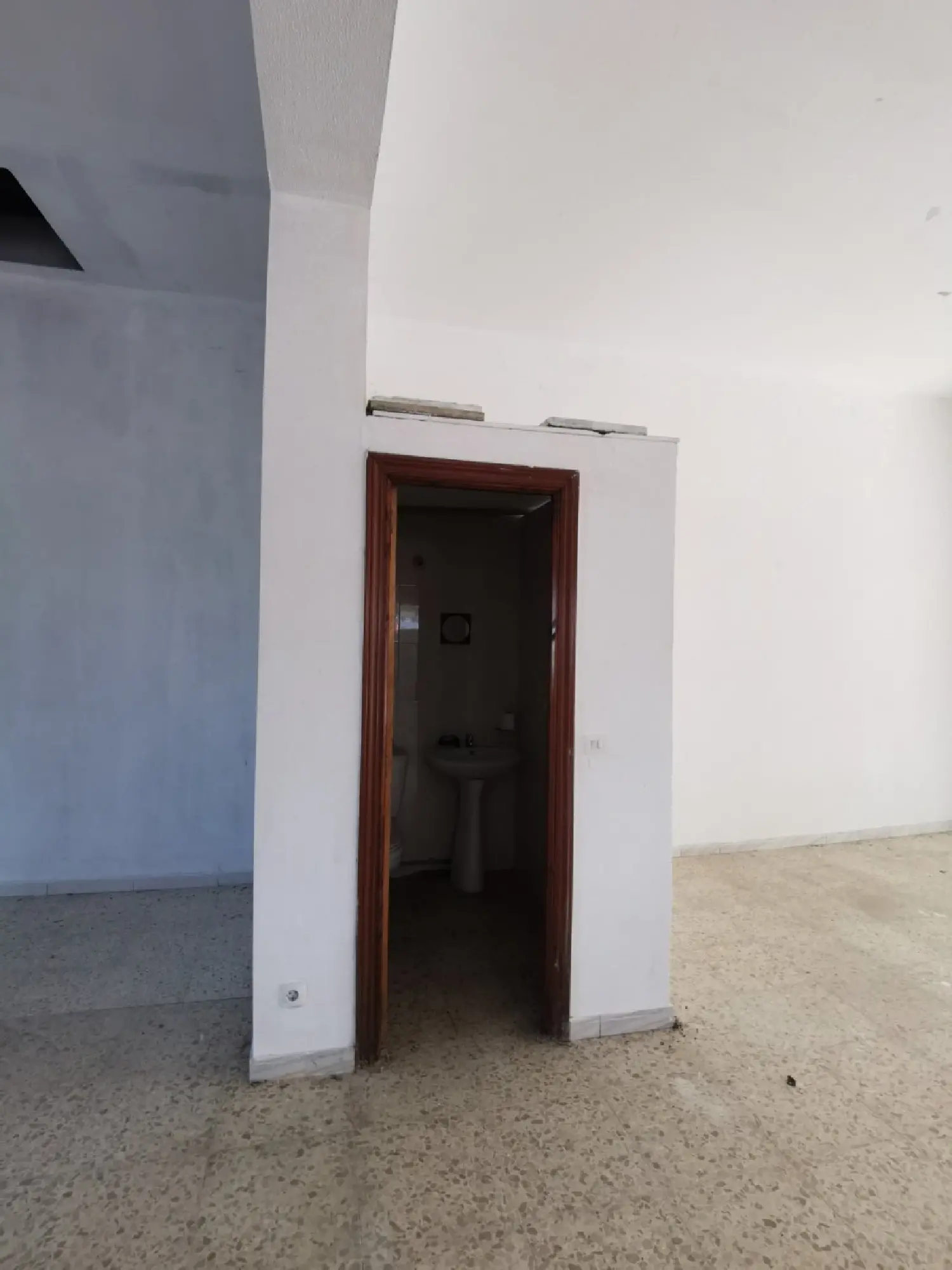  till salu lokal Os Mallos Coruña 1
