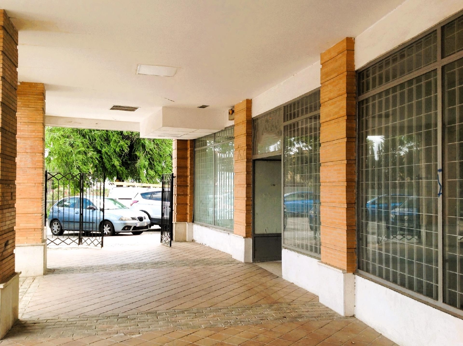  till salu lokal Parcelas De Porsiver Metropolitana De Sevilla 1