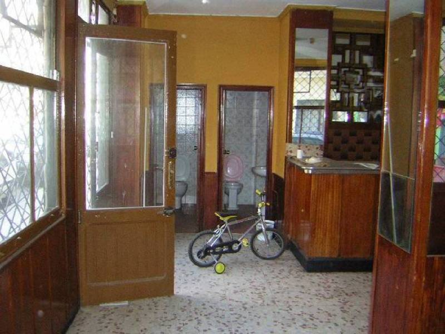  till salu lokal Pardaleras-Ciudad Jardín Badajoz 1