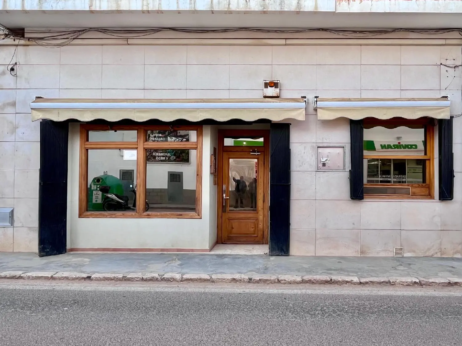  till salu lokal Pedralba Serranos (Los) 1