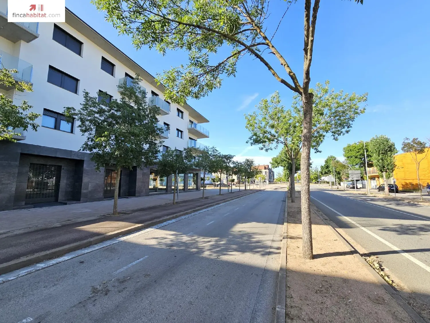 till salu lokal Perelló Gironès 3