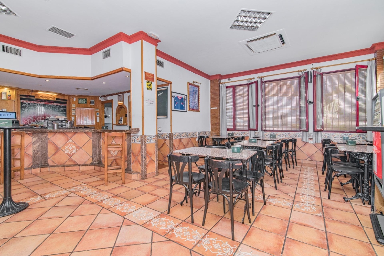 till salu lokal Pinos Puente Vega De Granada 2