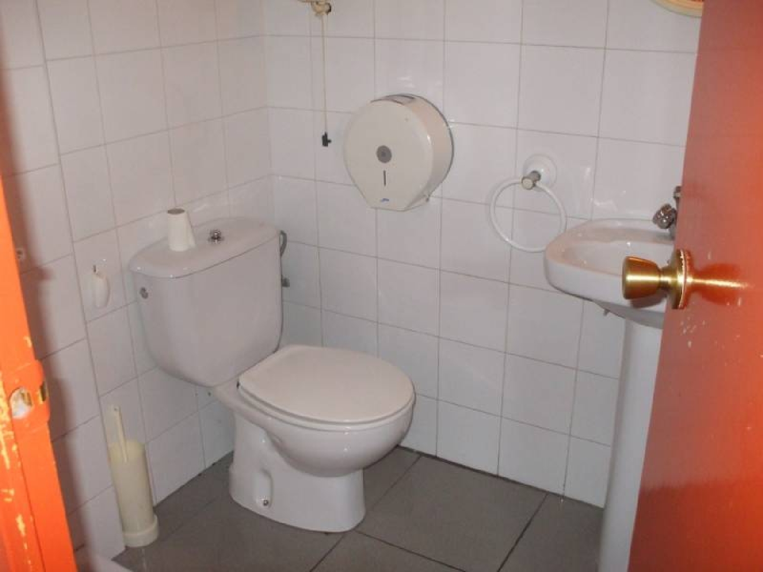  till salu lokal Pla De La Cova Alacantí 8