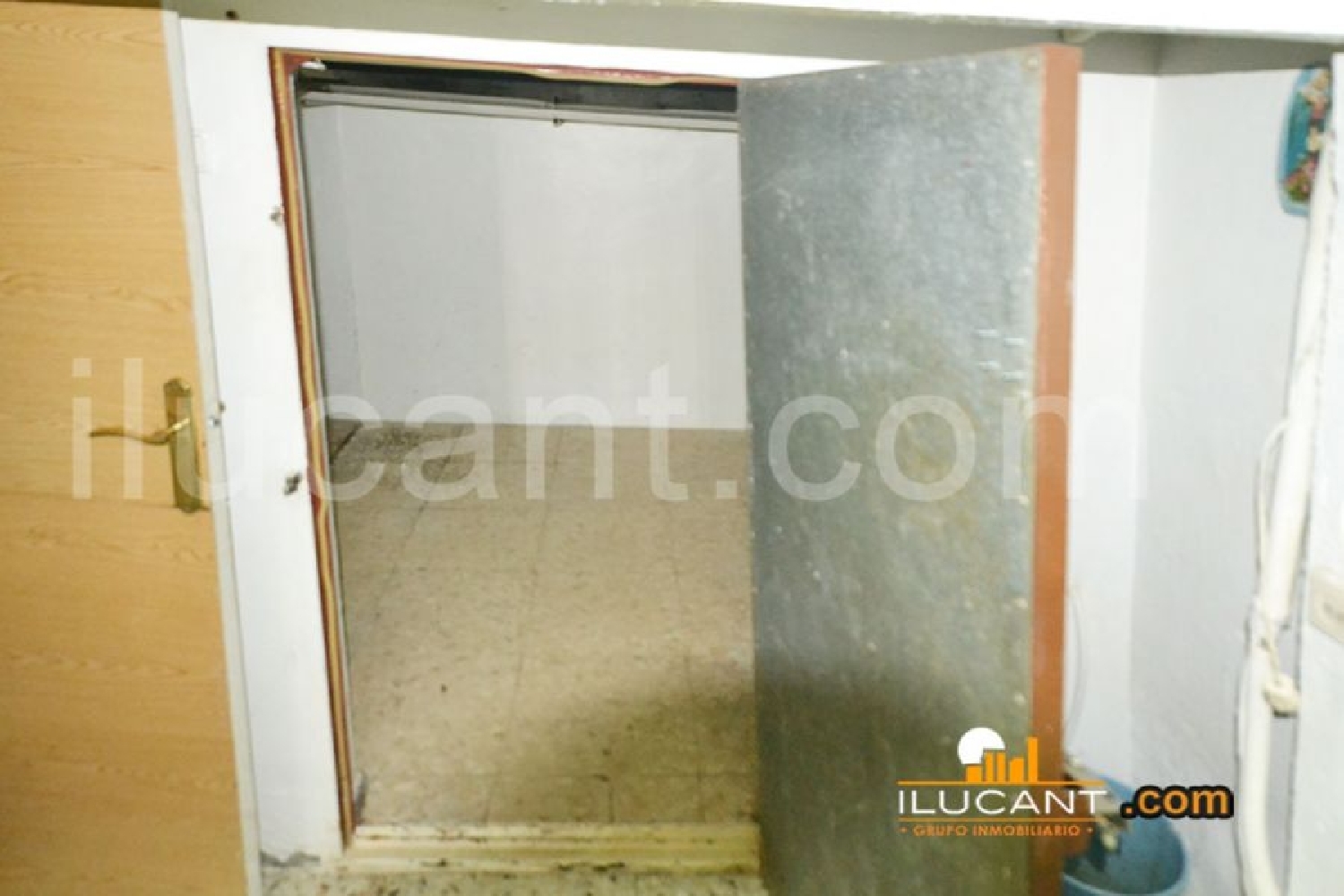  till salu lokal Pla De La Cova Alacantí 5