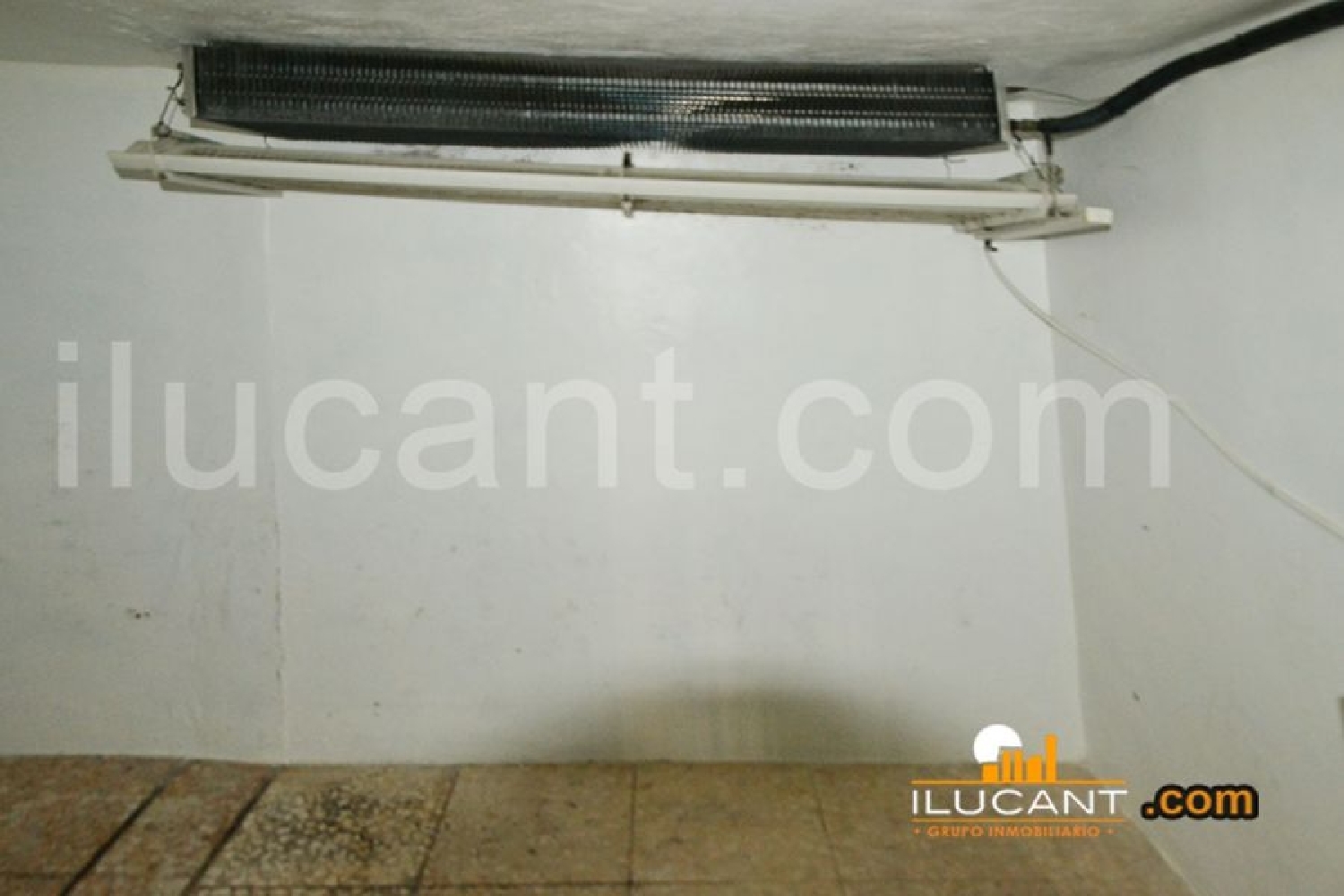  till salu lokal Pla De La Cova Alacantí 4