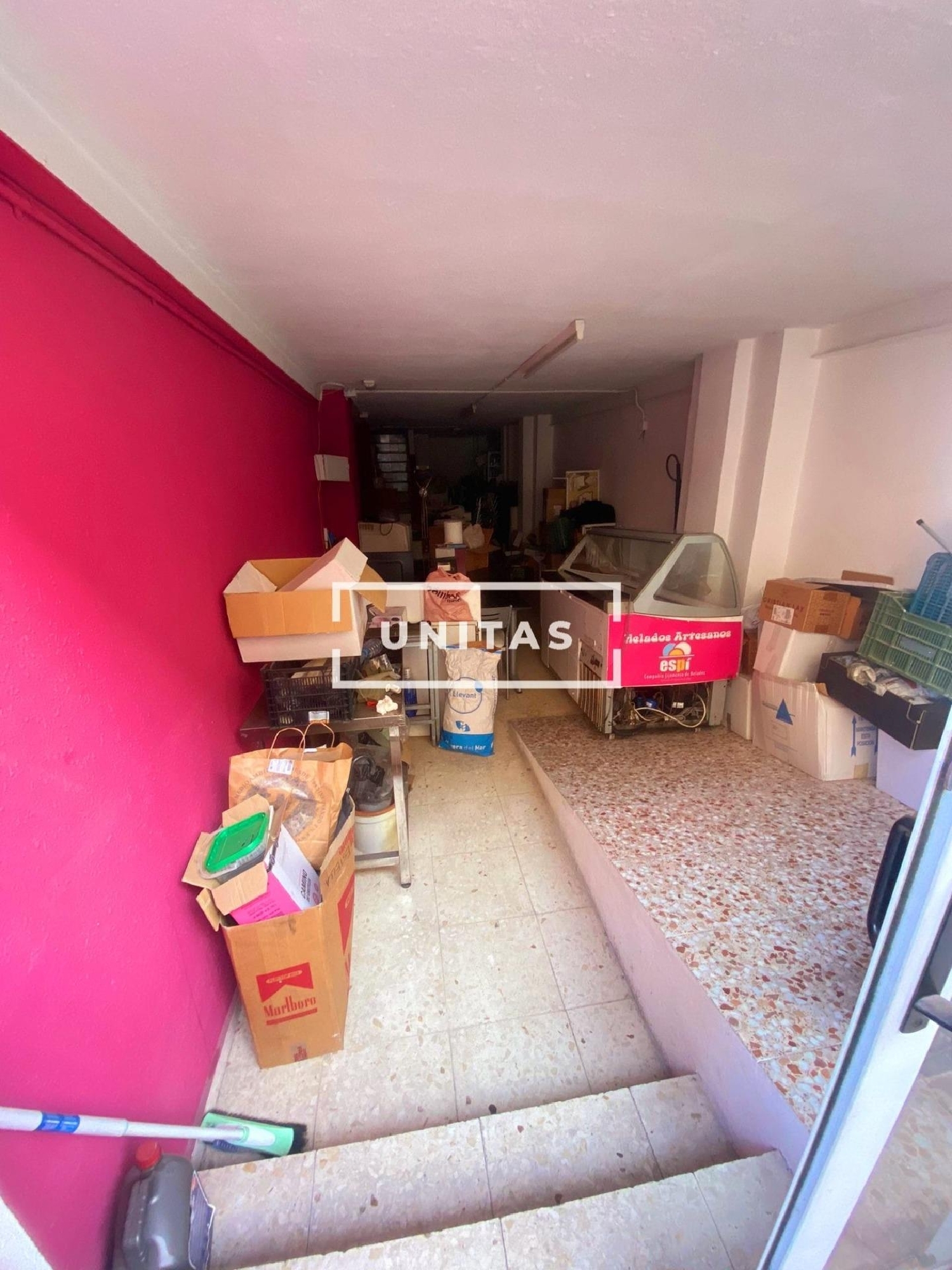  till salu lokal Pla De La Cova Alacantí 7