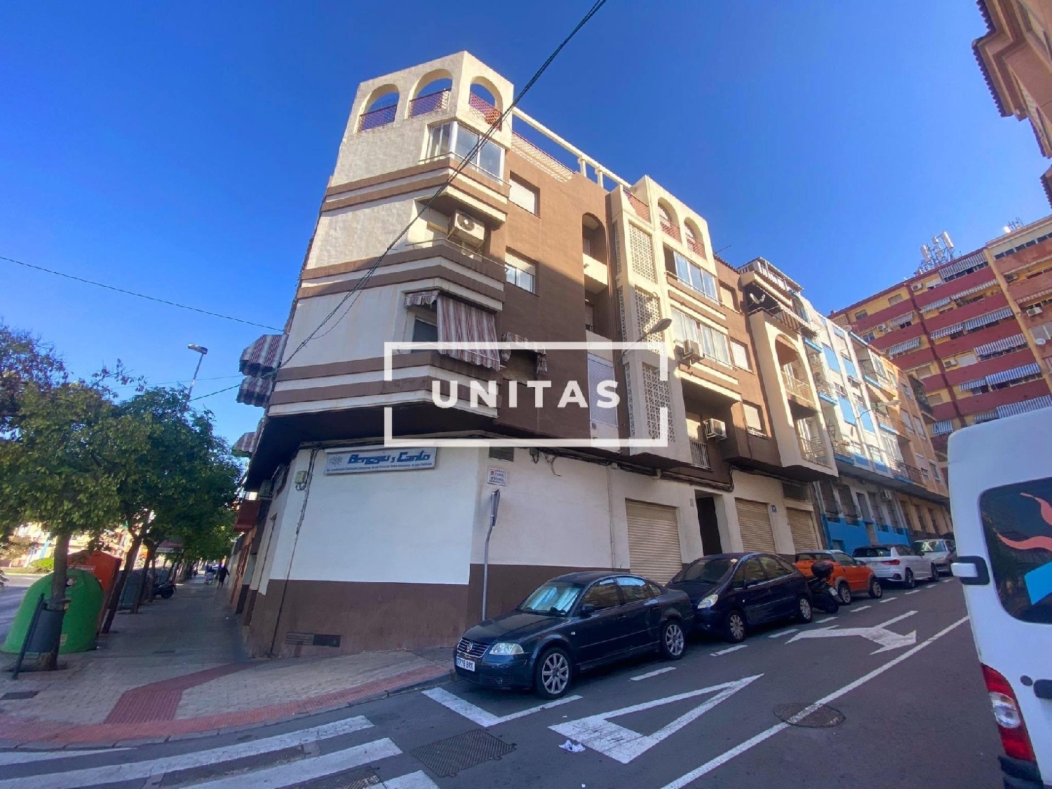  till salu lokal Pla De La Cova Alacantí 1