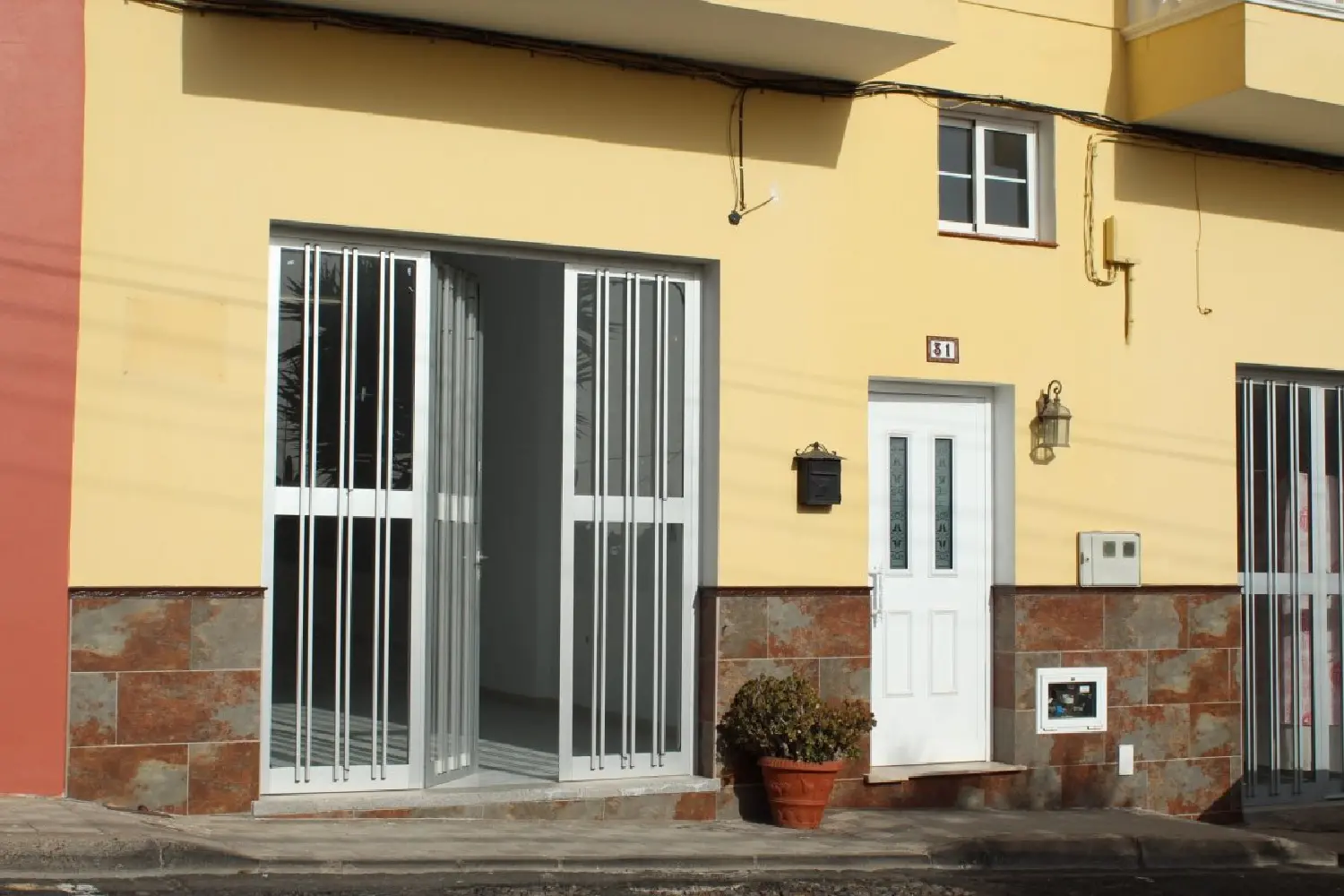  till salu lokal La Jaca Zona Sureste 1