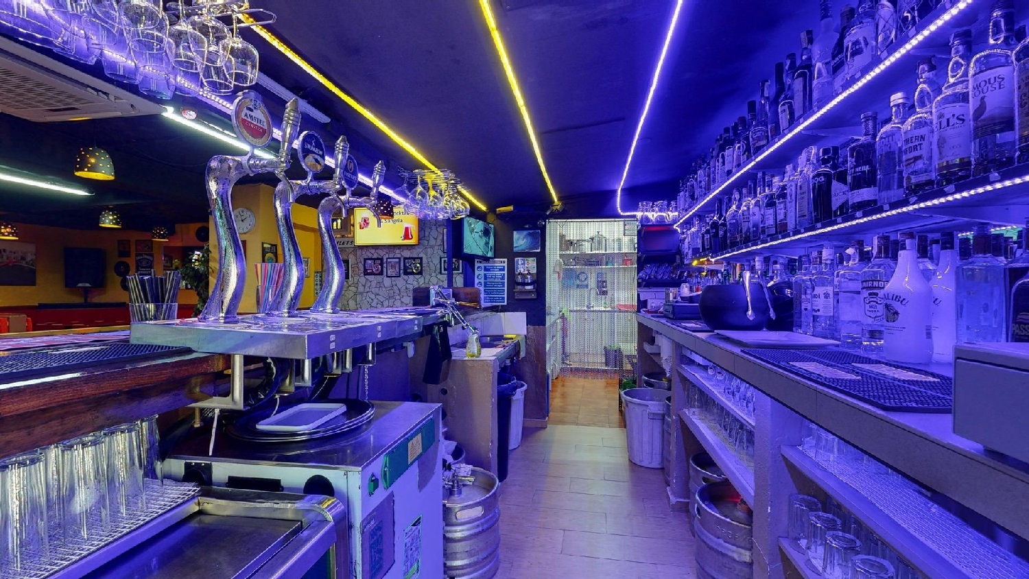  till salu lokal Port Adriano Ponent 6