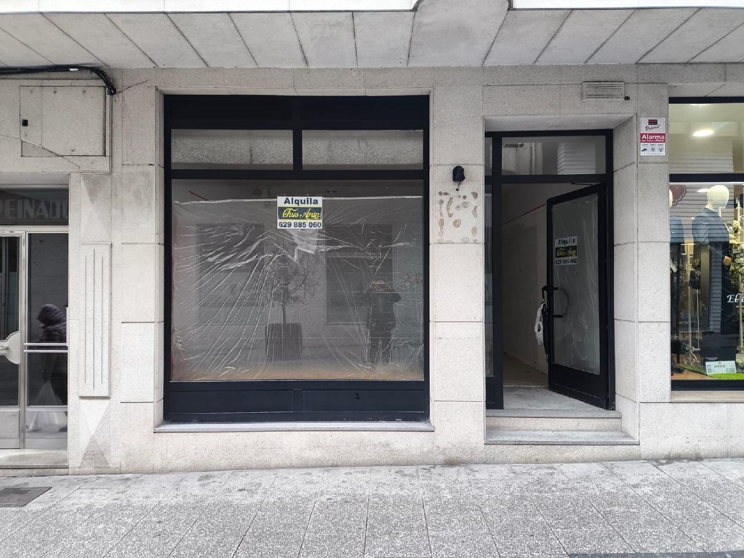  till salu lokal Ramil Bergantiños 1