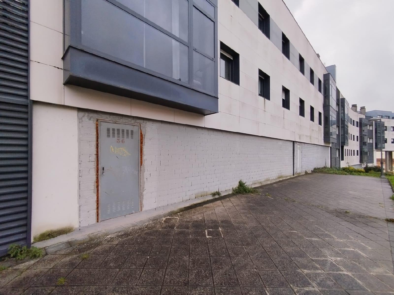  till salu lokal Quintela Vigo 8