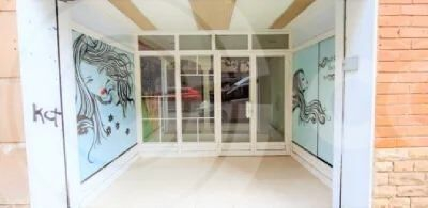  en venta local Barriada Les Tres Creus Bages 2